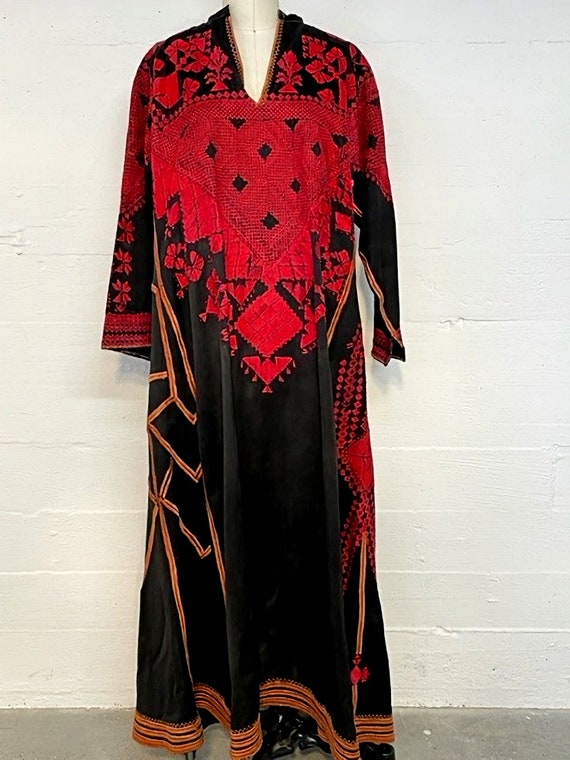 Antique Syrian Embroidered Women's Robe - image 1