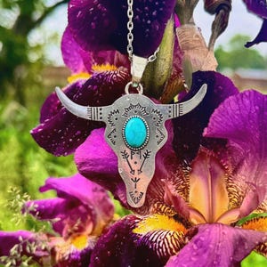 Longhorn Turquoise Pendant Necklace: Silver Bull, Hammered Chain
