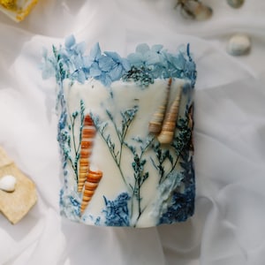 Blue botanical candle with australian shells, best friend birthday gift, soy wax floral candle, anniversary gift, housewarming gift
