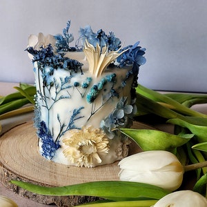 Blue botanical candles with pressed dried flowers, housewarming gift, gift for her, floral candles, table decor, unique candle gift
