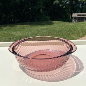 Vintage Pyrex 2 liter cranberry ribbed glass  mixing bowl/1980s/MCM kitchenware