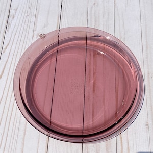 Pyrex cranberry vintage pie plate/9 inch/**Free Shipping**