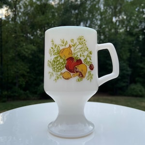 Classic Corning Ware Spice of Life footed milk glass mug/**FreeShipping**