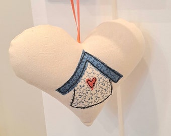Shabby Chic Heart Door Hangers Free motion embroidery with ribbon