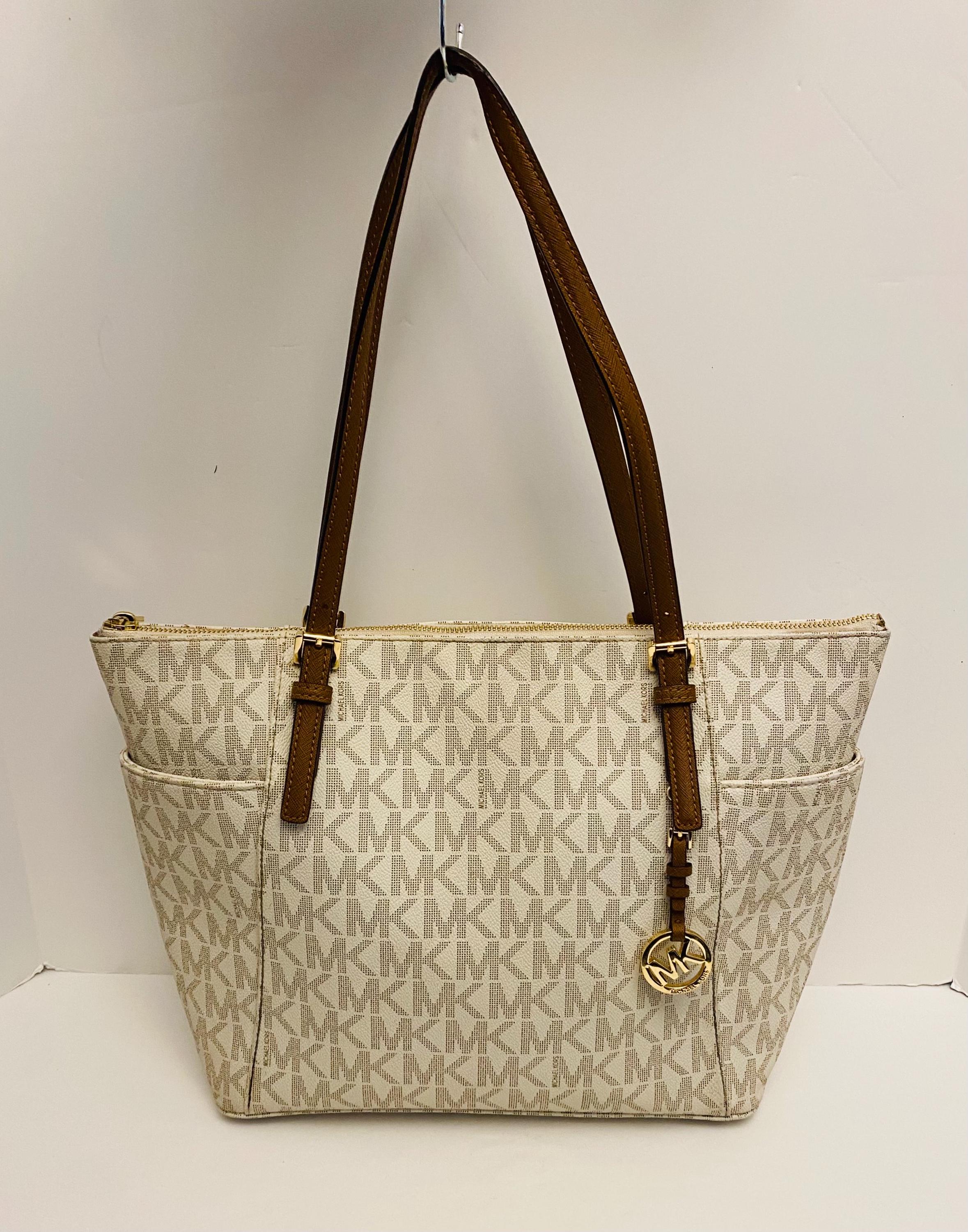 Michael kors sale wristlet sale
