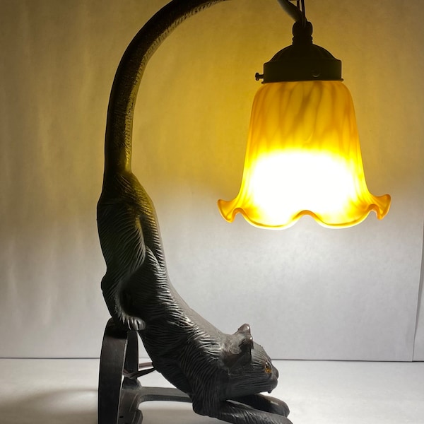 Vintage 15” Art Deco Style Crouching Stretching Cat Table Lamp.