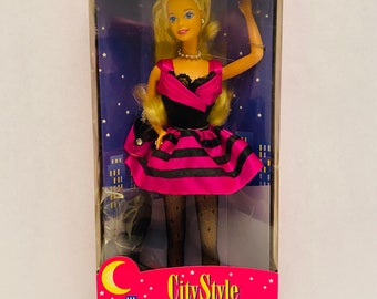 Vintage City Style Barbie Special Edition 1996 Mattel #17237 Neu ab Werk versiegelt.