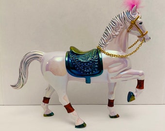 Ringling Bros Barnum & Bailey Circus Greatest Show Cavallo giocattolo iridescente da 11 pollici.