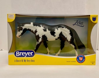Breyer Traditionnel 1:9 Zeke Paint Horse noir et blanc #301180 Nouveau.