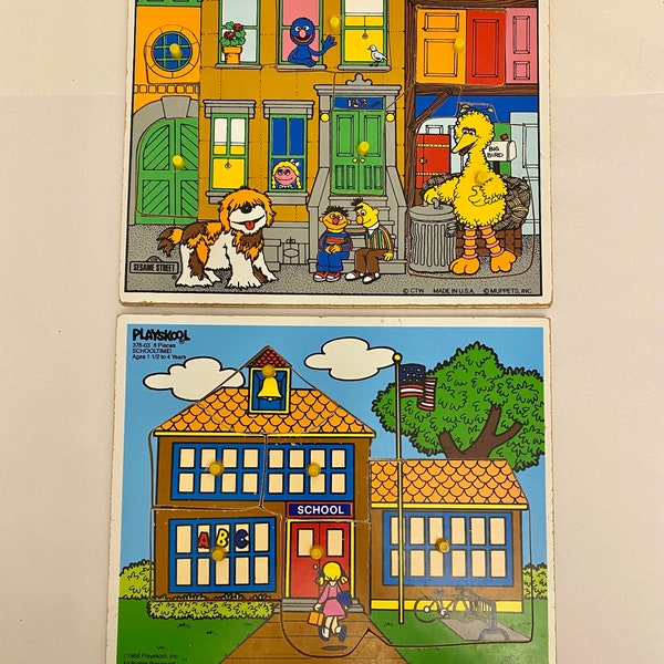 Vintage kavel van 2 Playskool Peg-puzzels Hier is Sesamstraat en schooltijd.