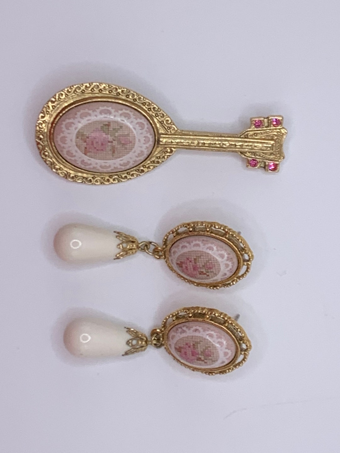 Vintage Rare Loree Mandolin Shaped Pin & Rose Earrings Cabochon Costume