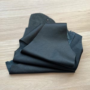 Natural Leather Pieces (1 lb/0.5kg) - Great for Leather Craft Projects & DIY