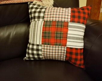 Süßes handgemachtes Weihnachts Patchwork Kissen mit karierten Aufnähern doppelseitig