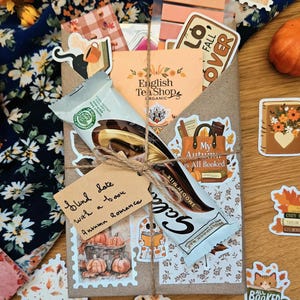 Autumn Blind Date With A Book Luxury | Gift Wrapped Cosy Bookish Booktok Selfcare, Romance, Thriller Book For Fall Bookworms With Treats