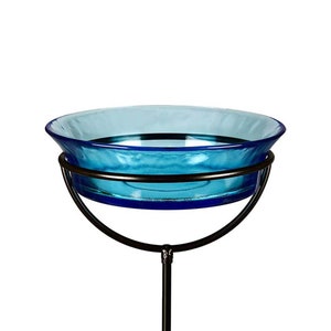 The Cuban Stake Bird Bath in aqua against a white background.