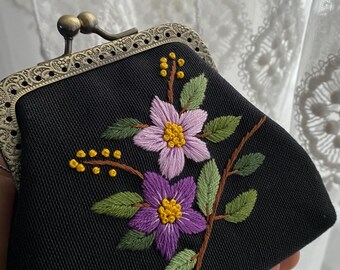 Porte-monnaie Brodé Avec Perles - Multicolore - Très Bon état - Sans Marque