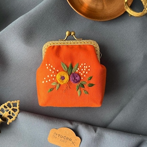 Hand bestickte orange Geldbörse, Vintage Geldbörse, Kiss-Lock Geldbörse, kleine Kettentasche, spezieller Kartenhalter, Frauen einzigartige Tasche, Mamas Geschenk
