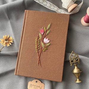 Besticktes Notizbuch Besonderes Geschenk, Gästebuch, Skizzenbuch, Tagebuch, Leineneinband, Geschenk für Mutter, Blankopapier, personalisiertes Journal