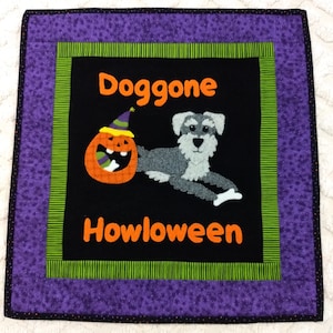 Doggone Howloween Mini Quilt / Halloween & Höst Ullapplikation - DIGITALT MÖNSTER
