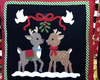 Rudolph Christmas Love Pillow / Wool Applique - DIGITAL PATTERN