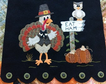 "Tuk & Olie ""Eat Ham"" Wollapplikation zum Aufhängen / Thanksgiving und Herbst - DIGITALES MUSTER."
