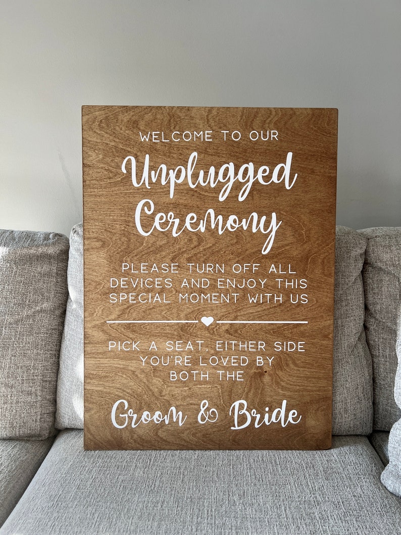 Cérémonie Unplugged et choisissez une place Décoration de mariage en bois rustique Bois foncé personnalisé Choisissez un siège Harvest Stain
