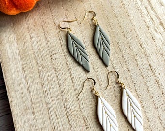 Elongated leaf dangle