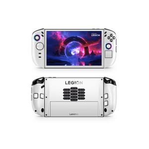 Pode incluir: Dispositivo de jogos portátil Lenovo Legion branco, vistas frontal e traseira. A frente apresenta um ecrã que exibe um gráfico colorido. A parte traseira tem o logótipo Legion e a marca Lenovo. O dispositivo tem detalhes em preto e botões de controlo.