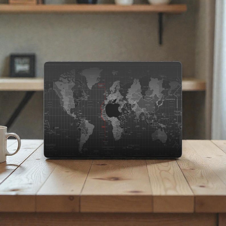 世界地図MacBookスキンシール - 世界地図MacBook Proスキンシールビニールラップ - MacBook Pro & Airモデル、M1、M2、13インチ、14インチ、16インチ、全モデル対応フルカバースキンシール 画像 1