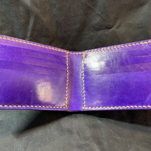 Cartera de cuero de lujo para hombre hecha a mano. Piel de Curtido Vegetal y Piel de Becerro, Teñida a Mano, Cosida a Mano y Acabada a Mano.