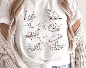 Frogs Art Tee, Mushroom Art, Dark Academia aesthetic shirt, Vintage Mushroom Frog, Goblincore Goth clothes, Dark Academia shirts, Insect tee