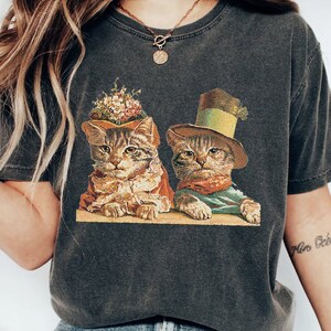 Vintage Cat Couple tee, Vintage themed tee, Cat Vintage tee, Royal Cat Couple, aesthetic vintage tee, vintage cat tshirt, gift for cat lover