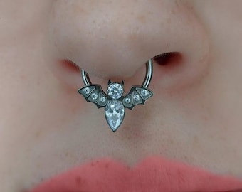 16G ASTM F136 Titanium CZ Bat Hinged Septum Ring/ Titanium Bat Septum 10mm/ Septum Hoop Silver/ Daith Clicker Hoop/ Daith Jewelry/ Halloween