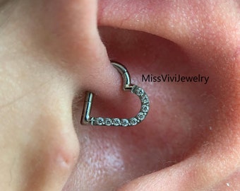 16G ASTM F136 Titanium LEFT EAR Daith Earring/ Titanium Heart Daith Hoop/ Crystal Datih Earring/ Daith Piercing Jewelry/ Daith Clicker Hoop