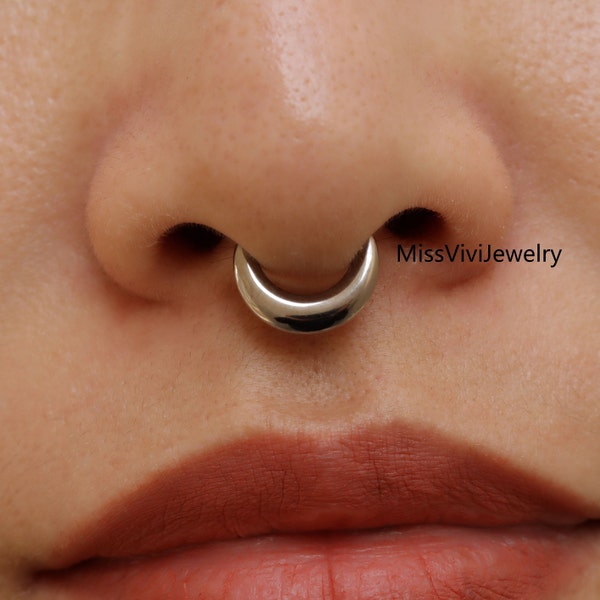 Anneau de septum lune en titane F136/bijoux de piercing de septum en argent/créoles de septum épaisses en acier/clic de septum ordinaire hypoallergénique 1,2 * 8/10 mm