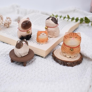 Personalized Wooden Cat Figurine,Hand-Carved Wood Cat Sculpture,Mini Wooden Cat Ornaments, Desk Decor, Animals Lovers Gift, Cat Lover Gift