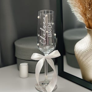Flûte de perle personnalisée, coupe à champagne, flûte à champagne, demoiselle d'honneur, mariée, demoiselle d'honneur, mère de la mariée, bal de promo, anniversaire
