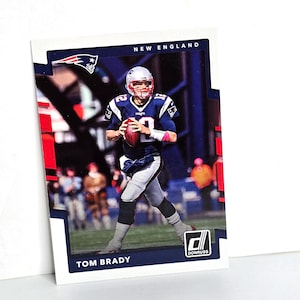 Tom Brady Football Card 2017 Panini No. 64