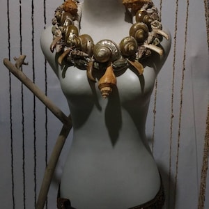 Handmade Papuan Shell Necklace: Tribal Art Decor