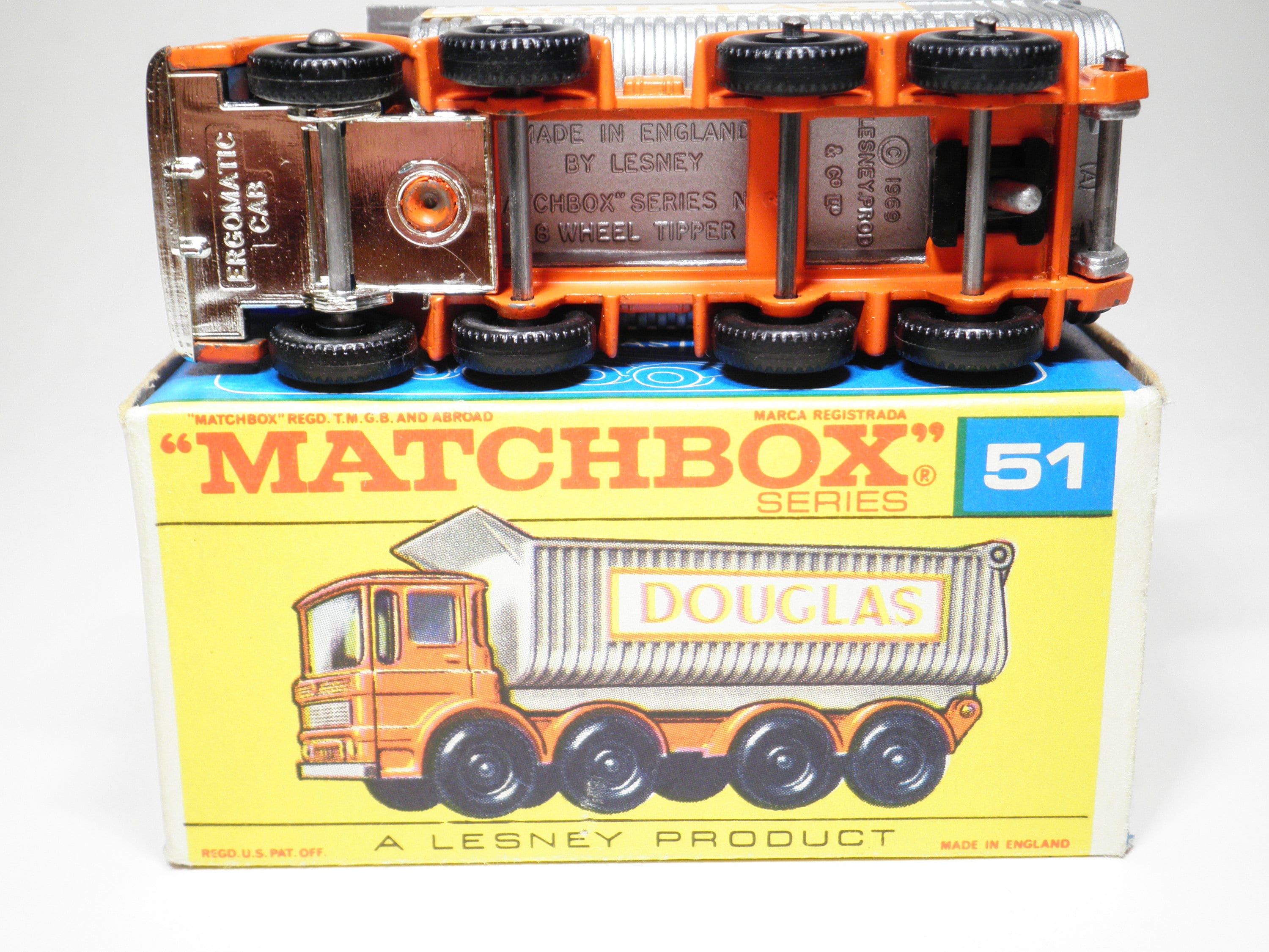 MATCHBOX マッチボックスNo51 8WHEEL TIPPER MATCHBOX Restoration No 51 8 Wheel Tipper 1969 - YouTube