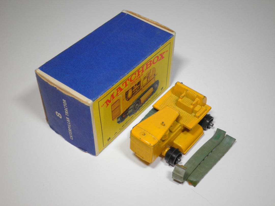 ミニカー MATCHBOX No.8 CATERPILLAR TRACTOR Matchbox 