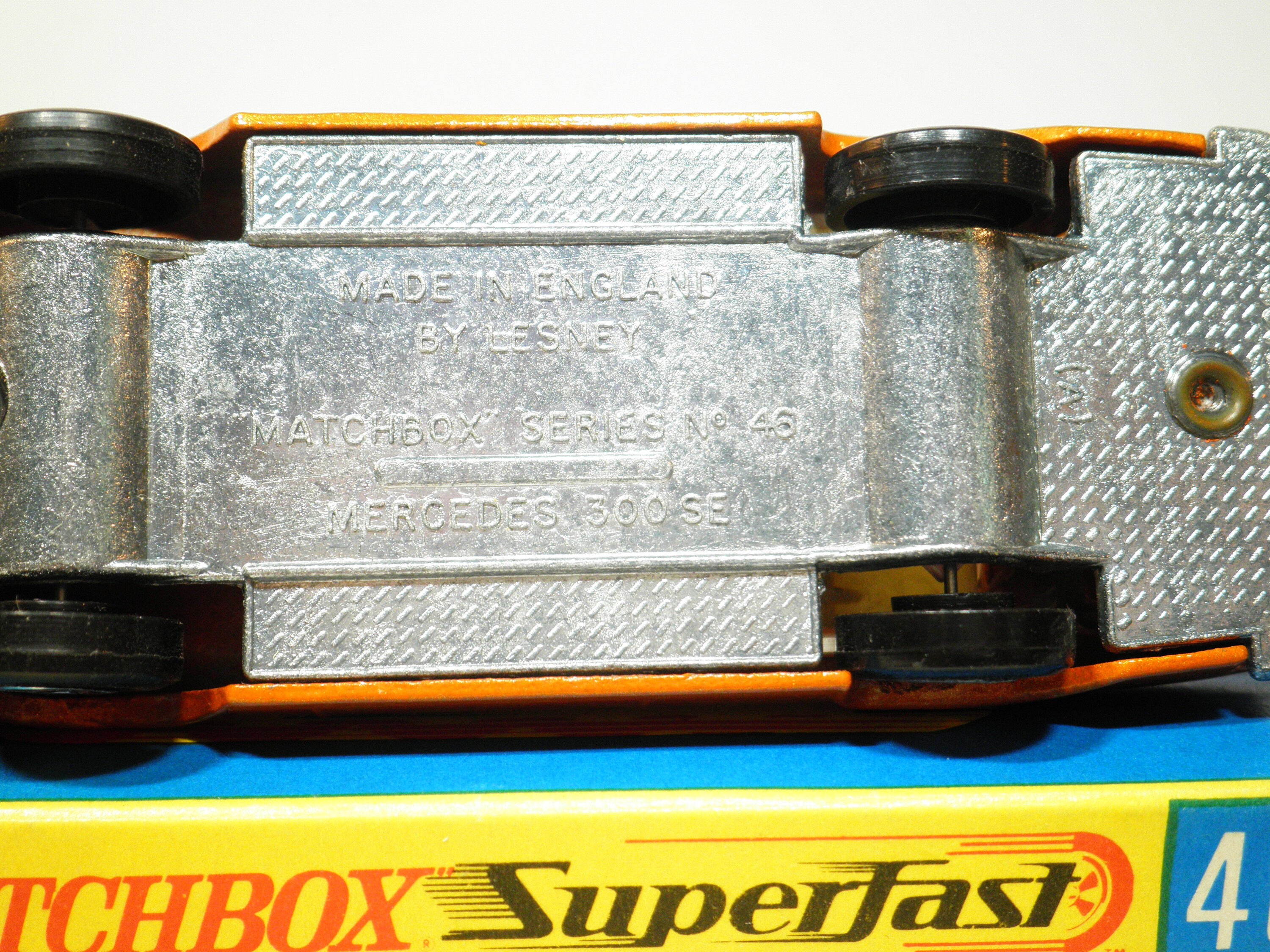 Matchbox Superfast No 46 Mercedes 300 SE, Gold & Orange Gold