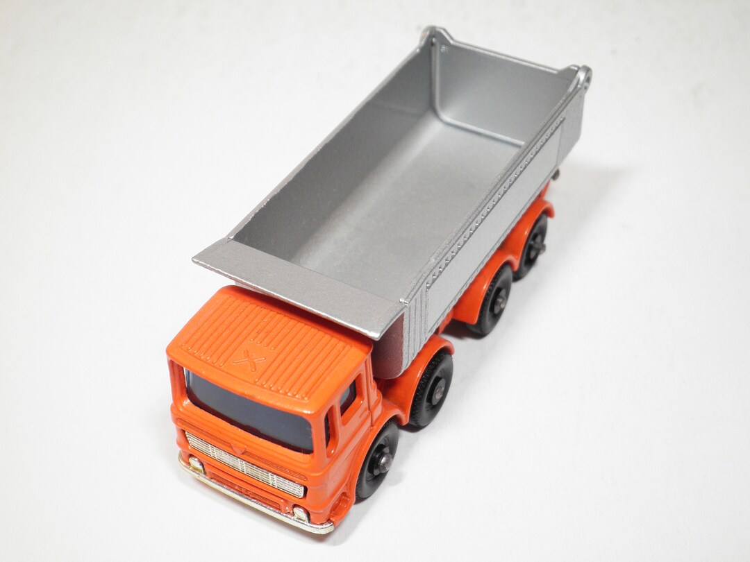 MATCHBOX マッチボックスNo51 8WHEEL TIPPER Matchbox 