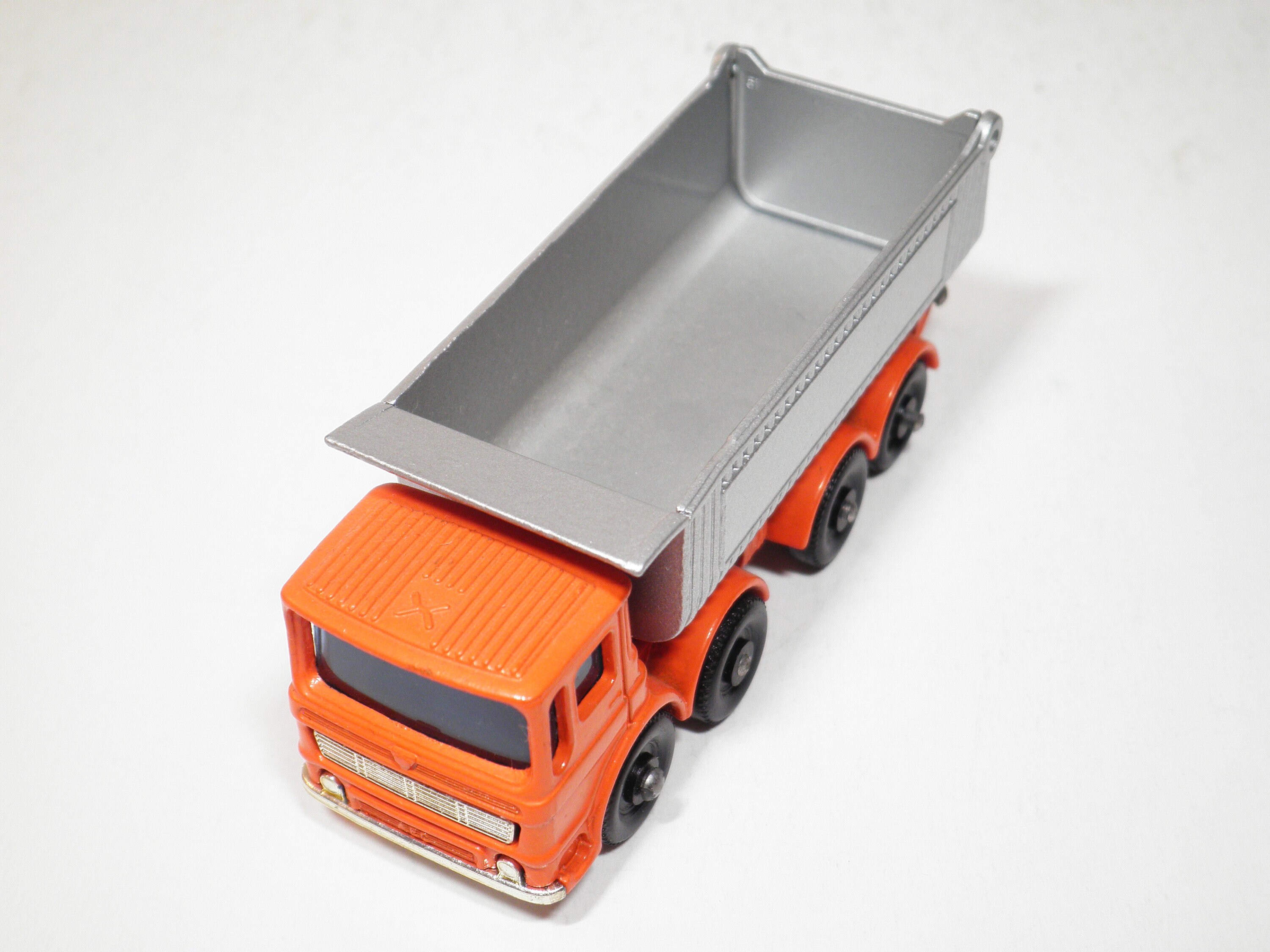 ☆【MATCHBOX「No.51 8WHEEL TIPPER」MADE IN ENGLAND マッチボックス】☆