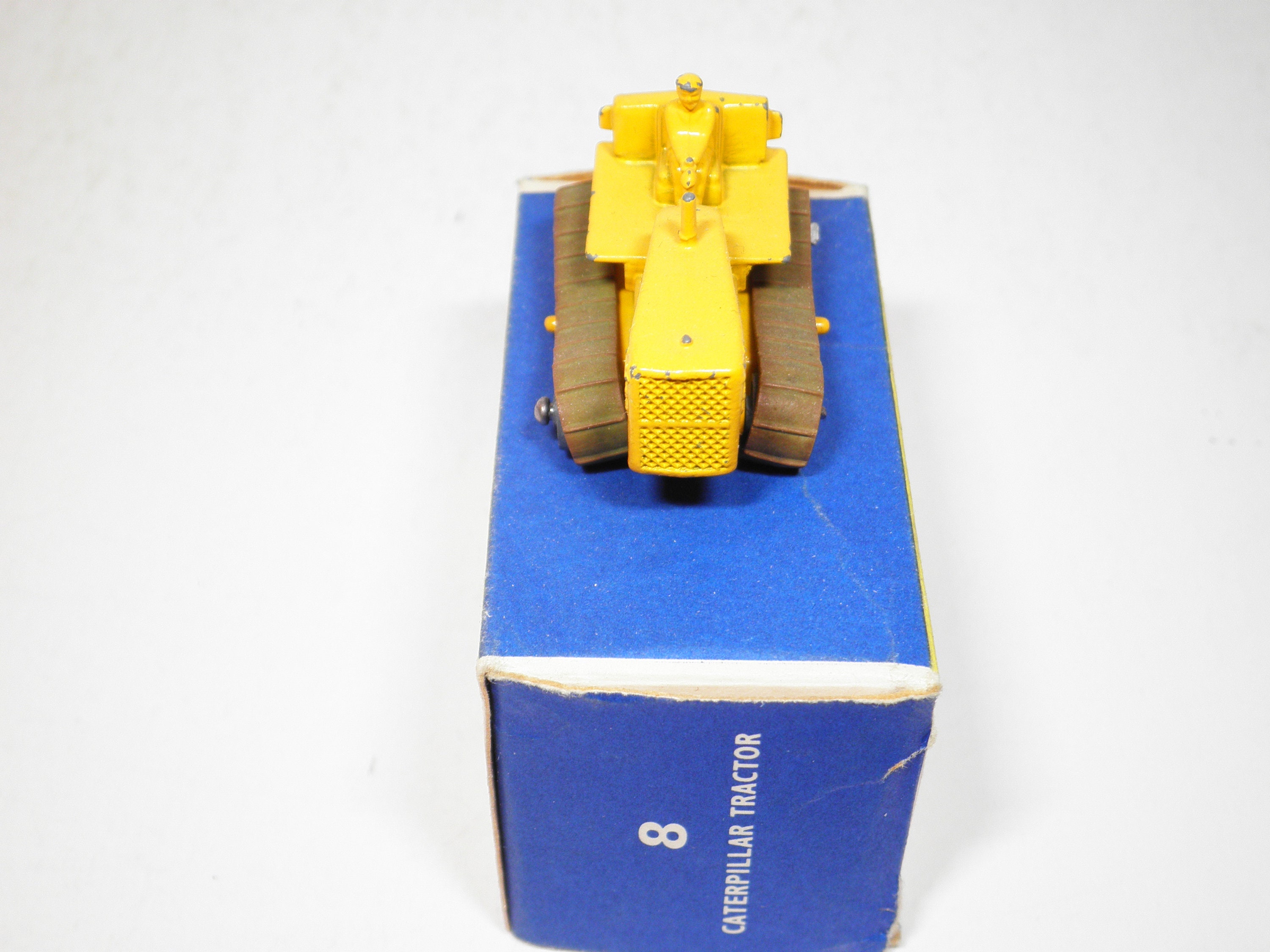 ミニカー MATCHBOX No.8 CATERPILLAR TRACTOR s-l400.jpg