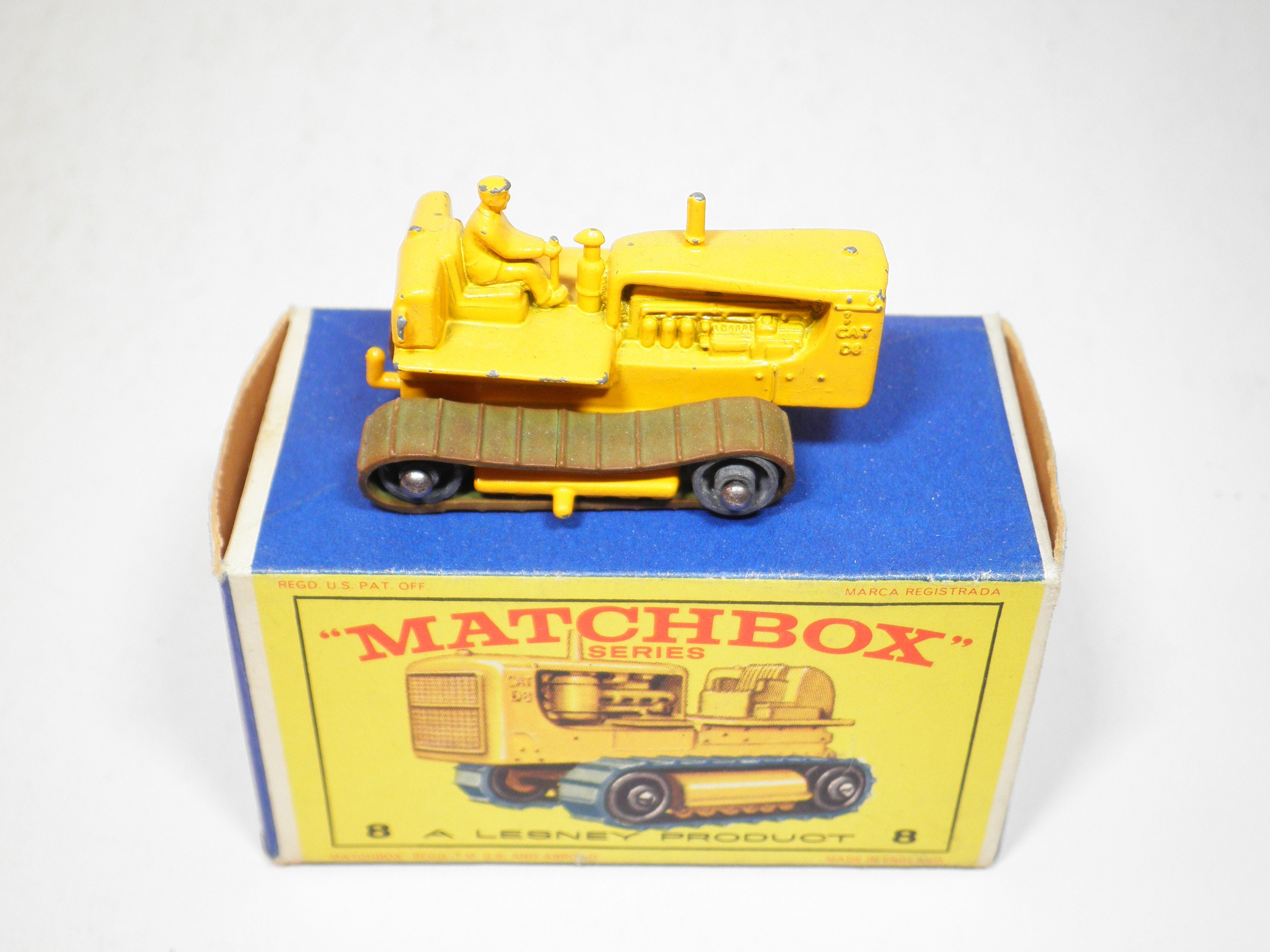 ミニカー MATCHBOX No.8 CATERPILLAR TRACTOR Matchbox 