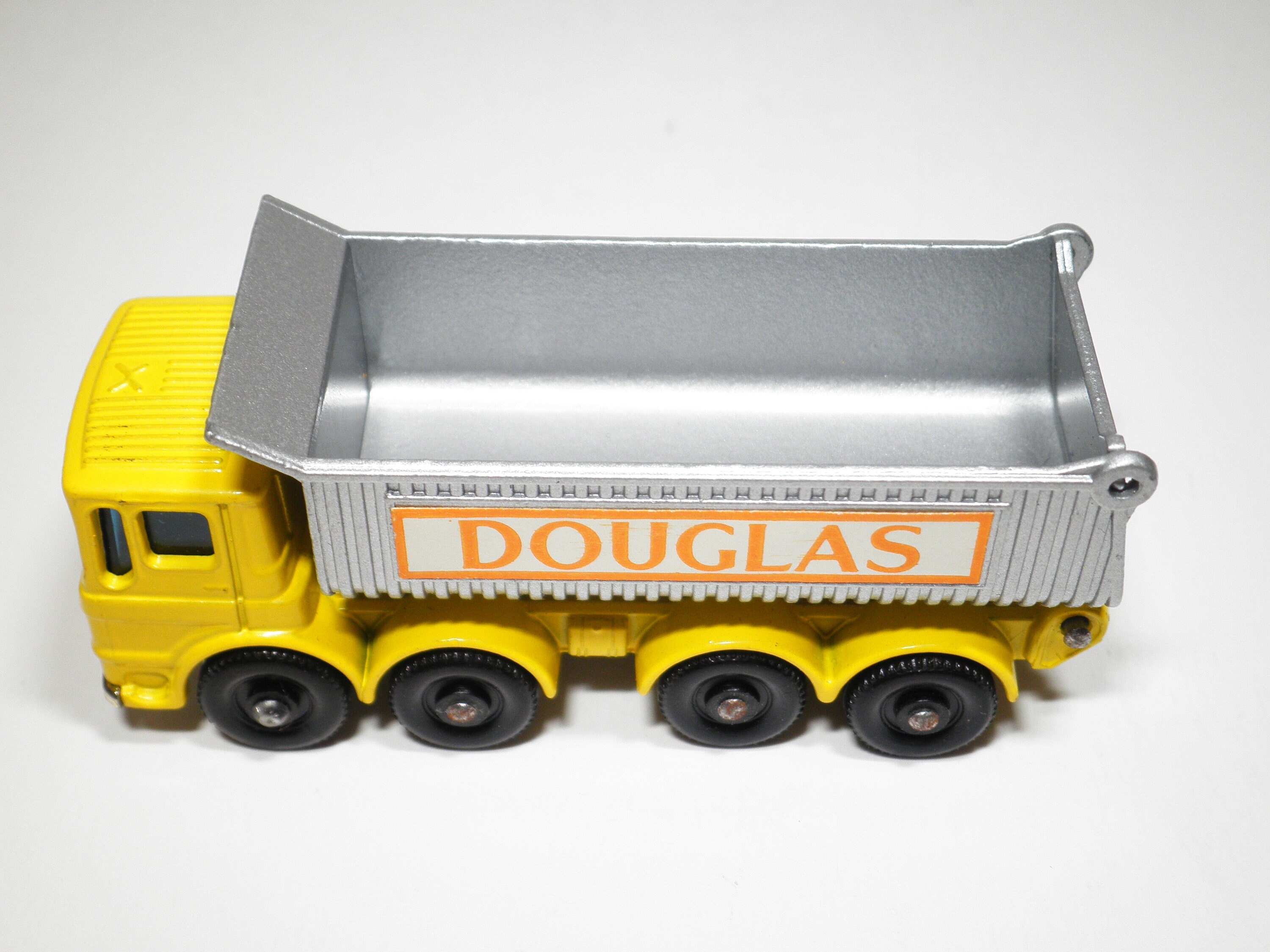 Matchbox 17 8-Wheel Tipper With E Box | eBay
