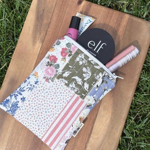 The Perfect Purse Pouch Zipper Pouch Purse Organizer Handmade Quilted LoraLane