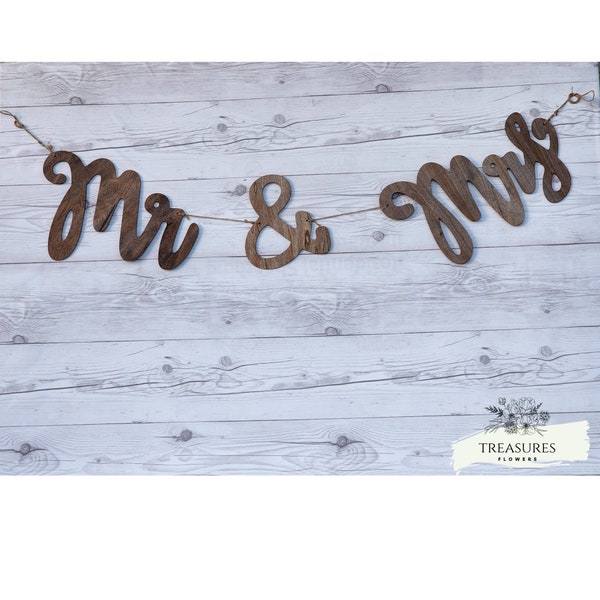 Mr and Mrs wooden sign banner, Wedding decoration sign, Wedding wall decoration, Mr and Mrs sign for chairs, Natural wood sign for weddings.