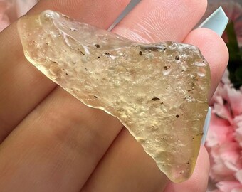 Libyan Desert Glass with Cristobalite Inclusions | LDG | Great Sand Sea glass | Golden LDG | Tektite | High quality | 8.37 Grams